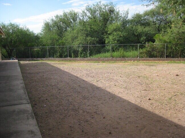 Building Photo - 1265 Calle Ganzo