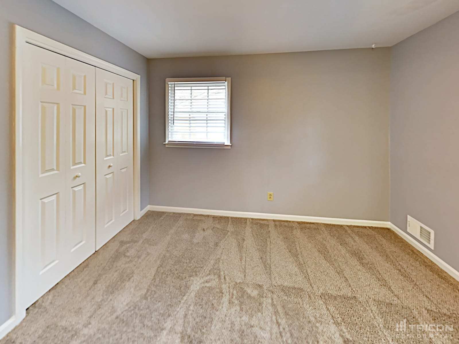 Building Photo - 490 Rocky Creek Dr