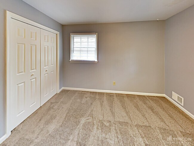Building Photo - 490 Rocky Creek Dr