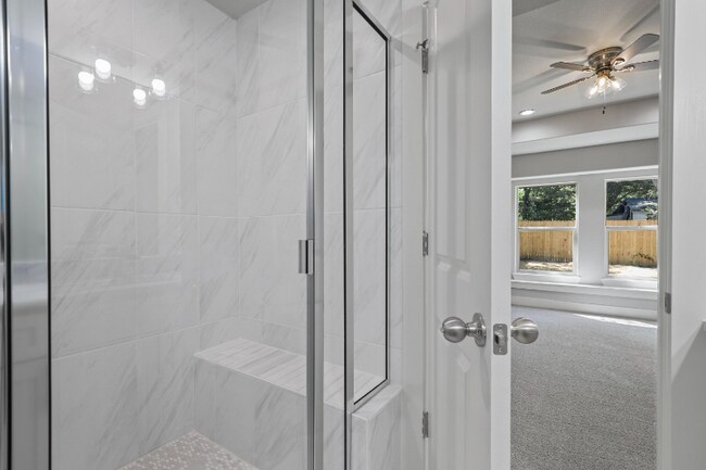 Building Photo - 2327 Harding St