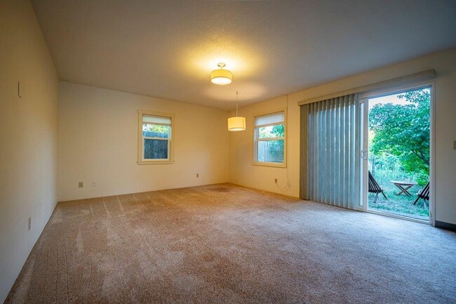 Building Photo - 426.5 S 5th Livingston, MT 59047