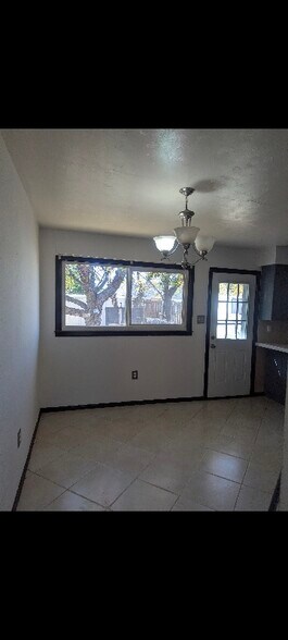 Building Photo - 309 Gary Ln