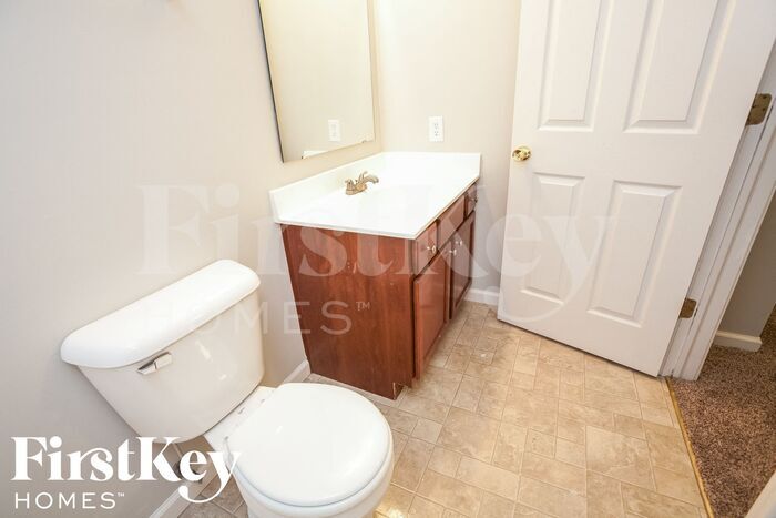 Building Photo - 1170 Highland Lake Way