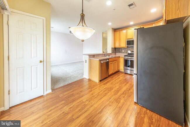 Building Photo - 1605 Potomac Greens Dr