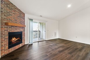 Building Photo - 838 N Thompson Dr