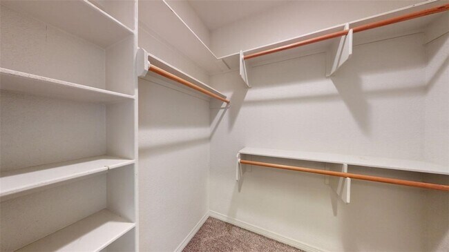 Building Photo - 914 Fairview Ave