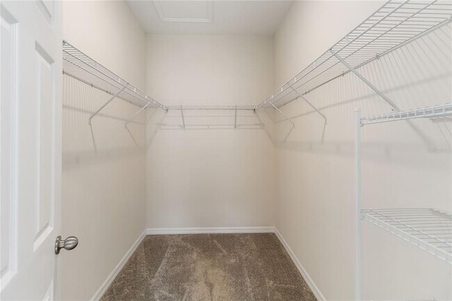 Building Photo - 1651 Chatsworth Cir