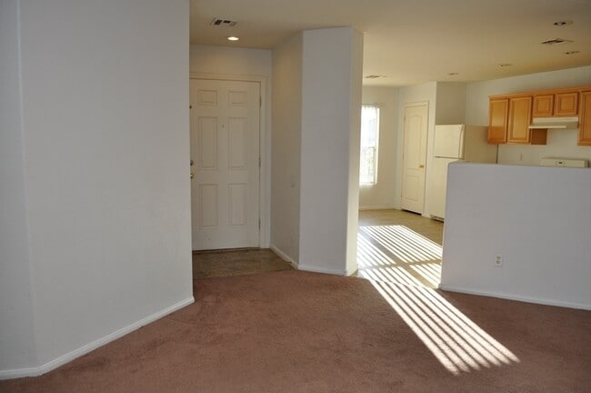 Building Photo - 452 Groft Way