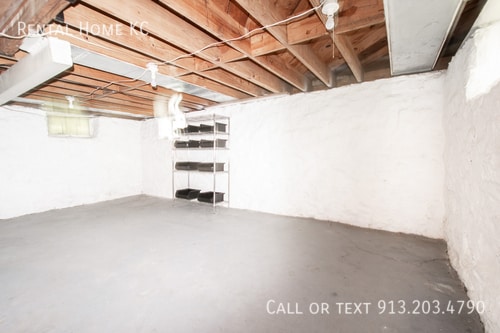 Building Photo - 8541 High Dr