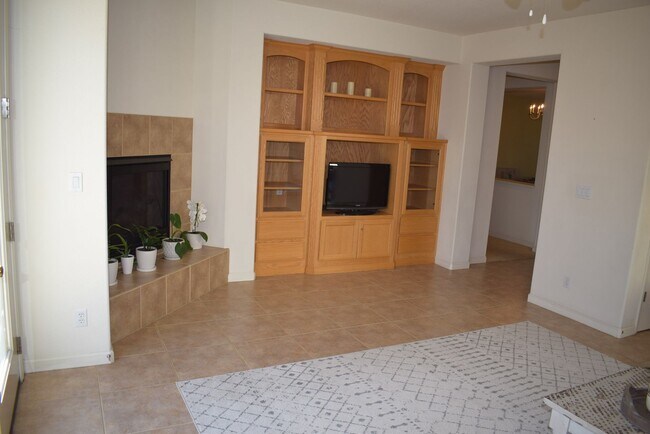 Building Photo - 607 Stoneygate Ct
