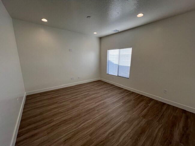 Building Photo - BRAND NEW South Desert Townhome with EVSE Outlet