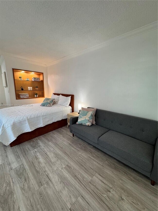 Building Photo - 740 11th St