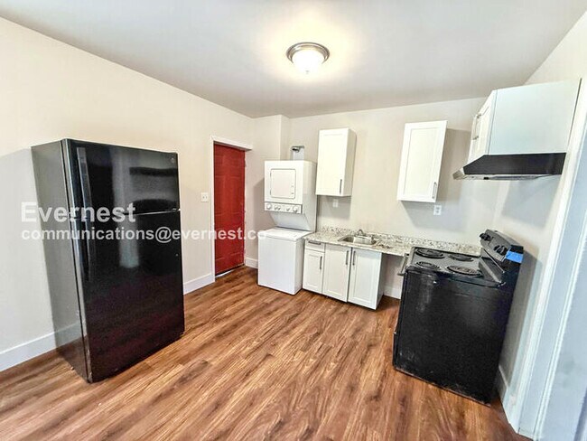 Building Photo - 201 9th Ave W