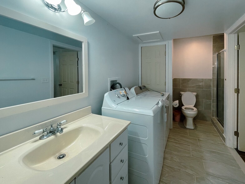 Full Bathroom + Laundry - 330 Fountainmist Trail