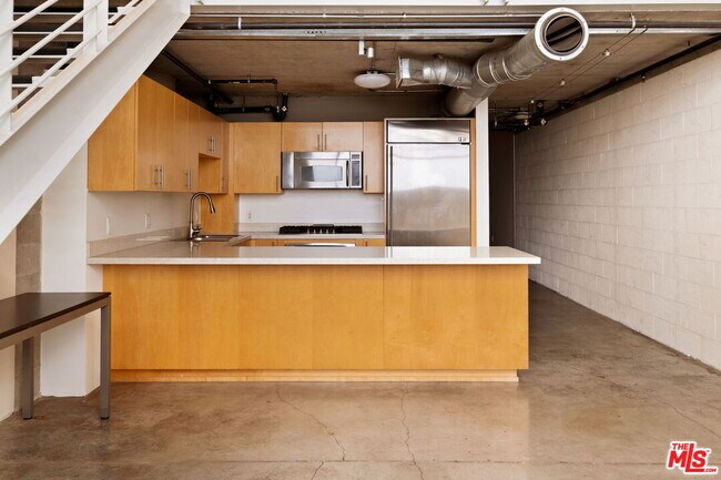 Building Photo - 1130 Flower St