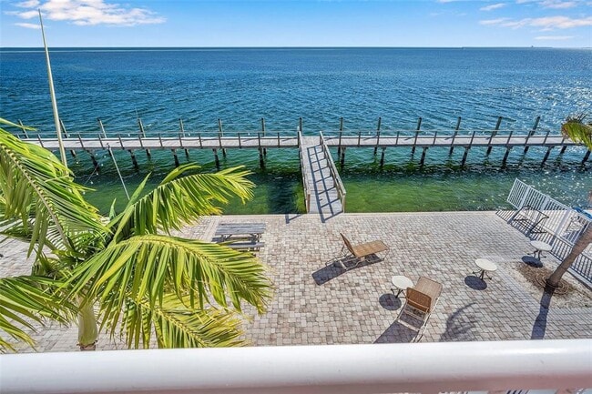 Building Photo - 5066 Coquina Key Dr SE