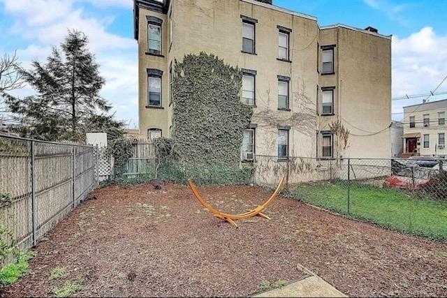 Building Photo - 96 Bowers St