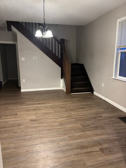 Building Photo - 912 N Tacoma Ave