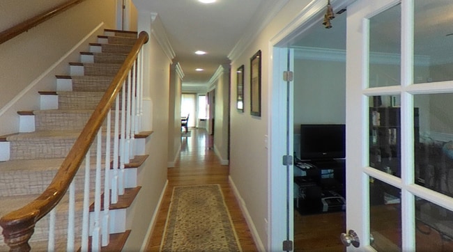 Building Photo - Luxurious 4bd/2.5ba house in quiet Boston neighborhood