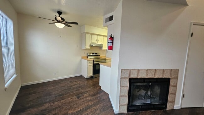 Building Photo - Martha Street NE-2208