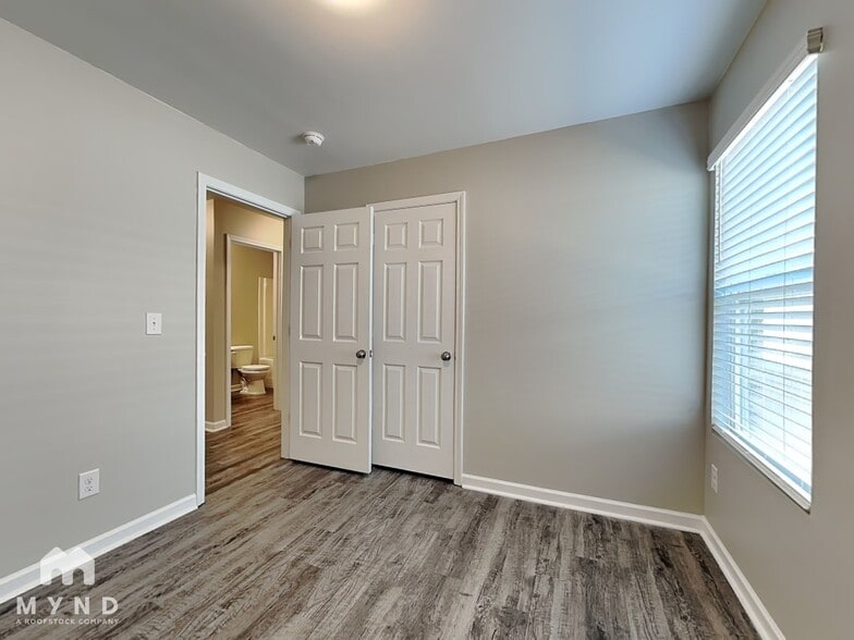 Building Photo - 816 The Heights Ln