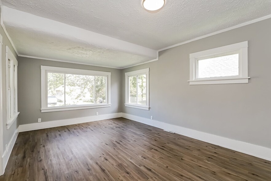 Building Photo - 2859 Corby St