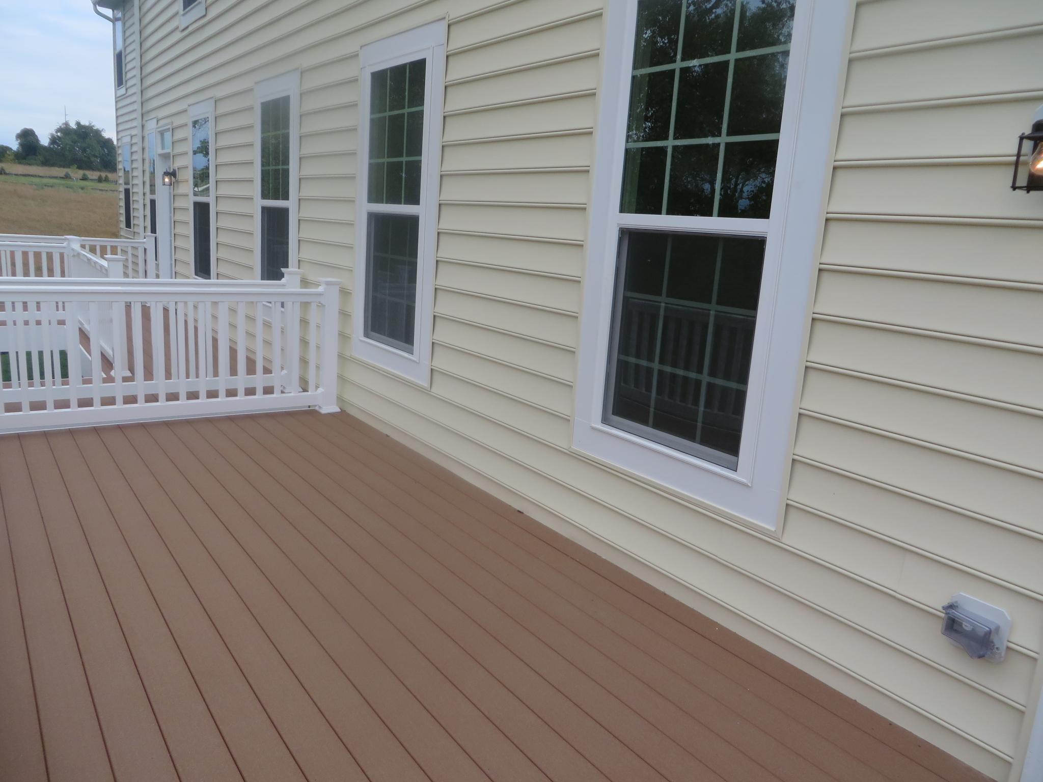 Deck - 1280 Madison Ln