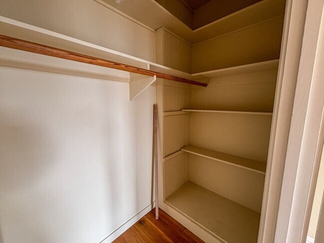 Building Photo - 1427-1429 Taraval St