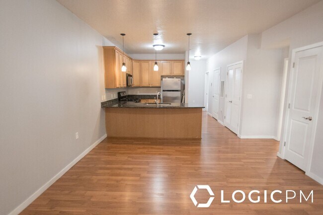 Building Photo - Stunning Condo Unit In Excellent SLC Locat...