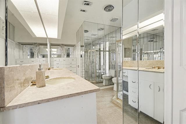 Building Photo - 14140 Hillcrest Rd