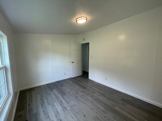 Building Photo - 1371 Reed Rd