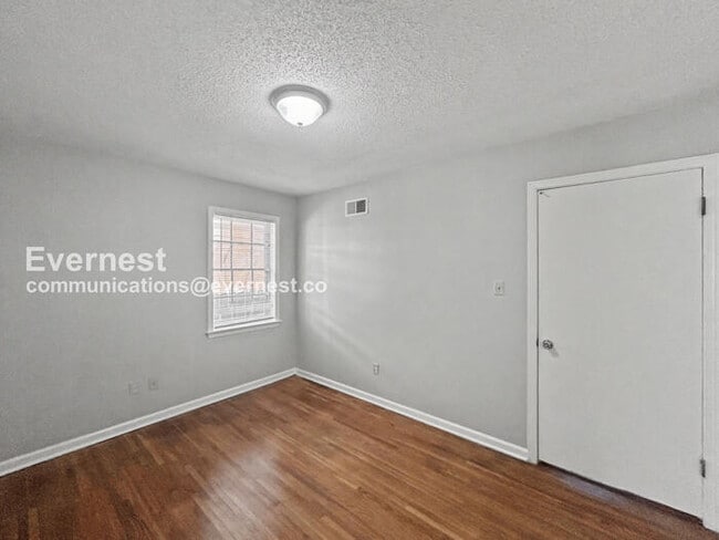 Building Photo - 3199 Gina Dr