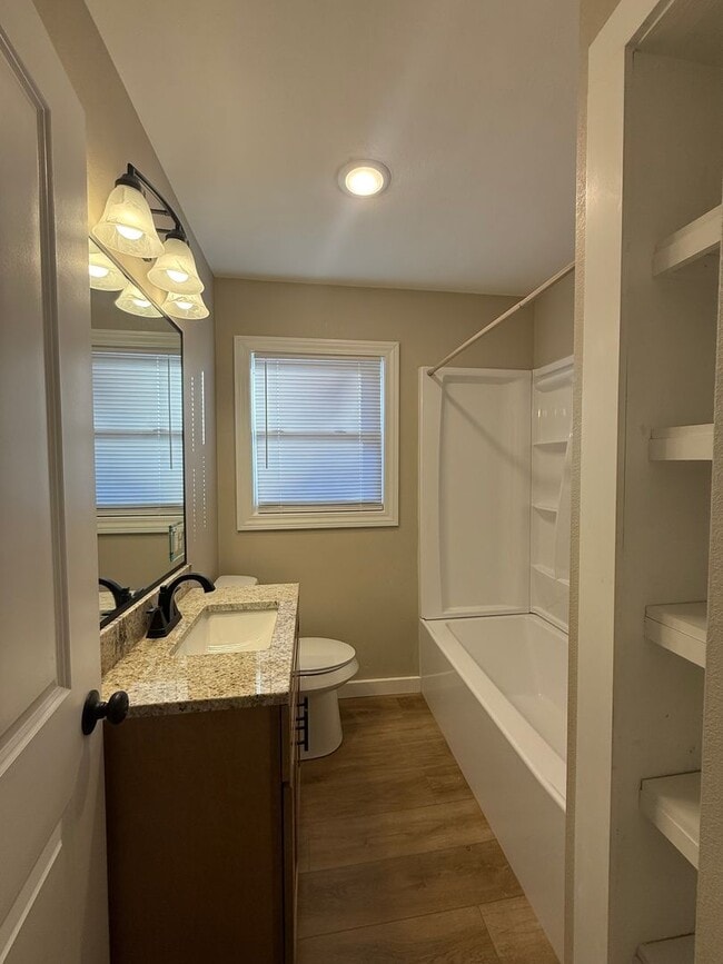 Building Photo - 2303 Circle