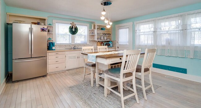 Building Photo - 111 E Jackson St