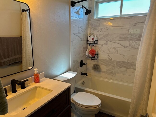 Building Photo - Charming Gilbert Home in Prime Location!