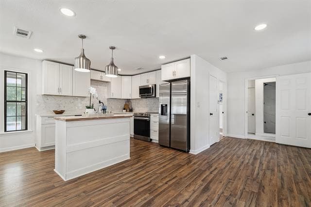 Building Photo - 2038 Avon Dr