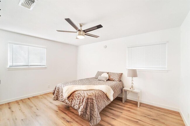 Building Photo - 8414 Staunton Dr