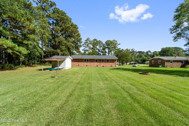 Building Photo - 171 Trott Rd