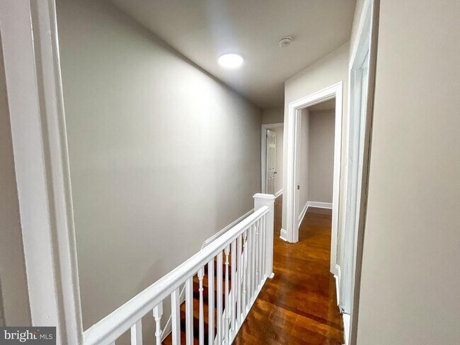 Building Photo - 6818 Wyncote Ave