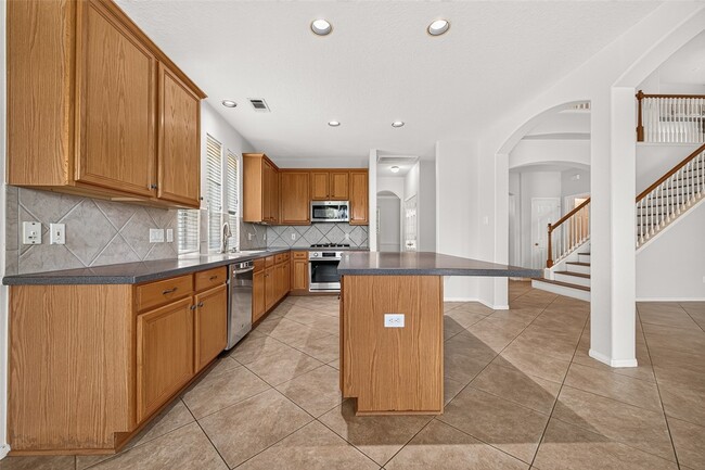 Building Photo - 1415 Kennewick Ct