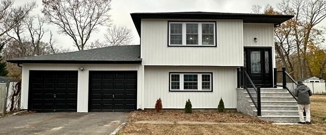 Primary Photo - 202 Crystal Brook Hollow Rd