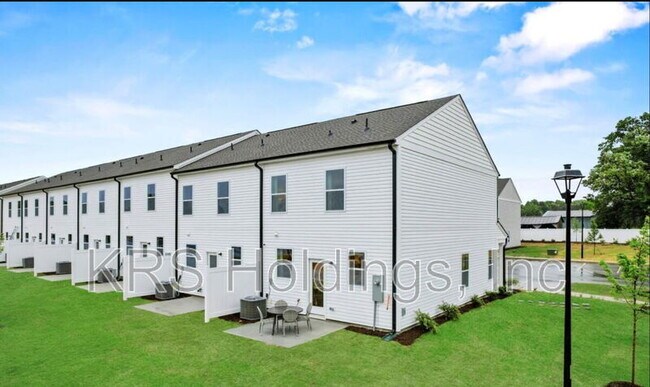 Building Photo - 47 Camel Crazies Pl