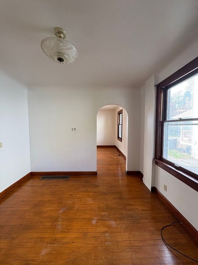 Building Photo - Two bedroom two bathroom home for rent