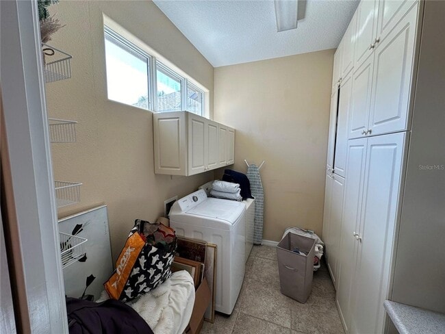 Building Photo - 4727 Spinnaker Dr