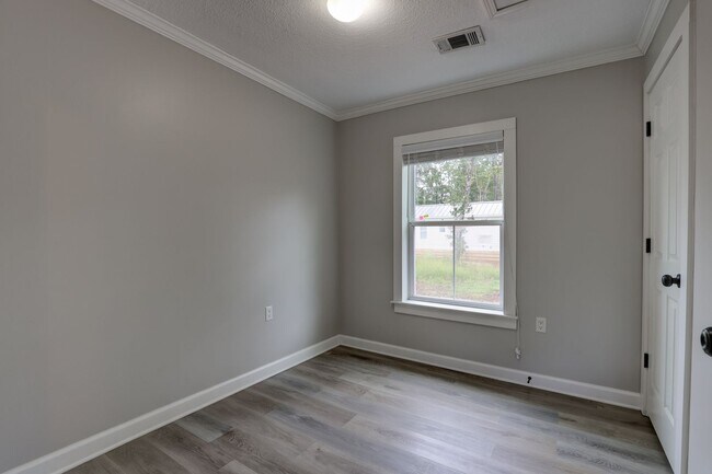 Building Photo - 6602 Co Rd 32