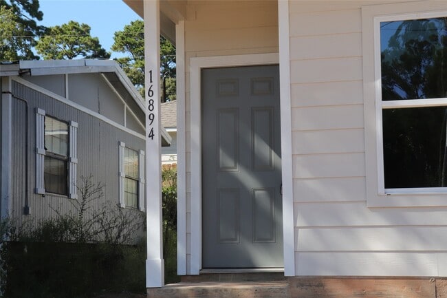 Building Photo - 16890 Glenheath St