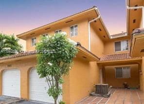 Building Photo - 9851 NW 57th Manor