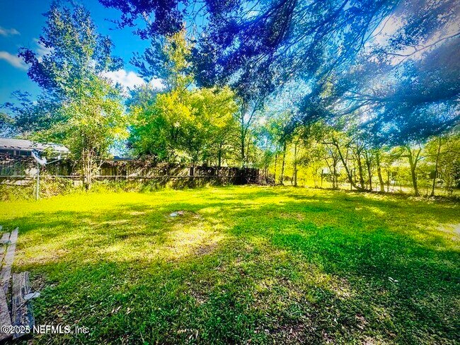 Building Photo - 6422 Solandra Dr