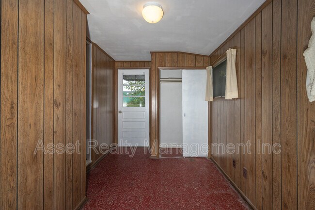 Building Photo - 106 Vista Rd