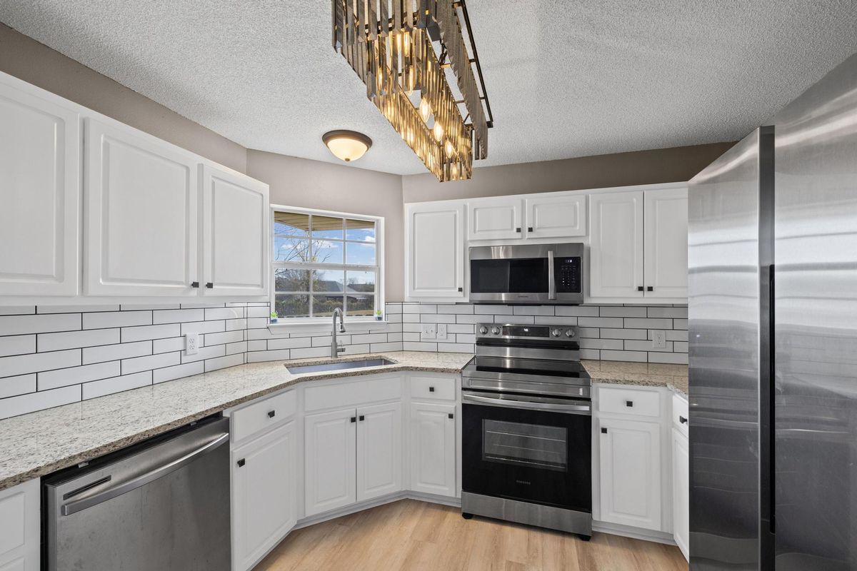 Building Photo - 2544 Portobella Pl